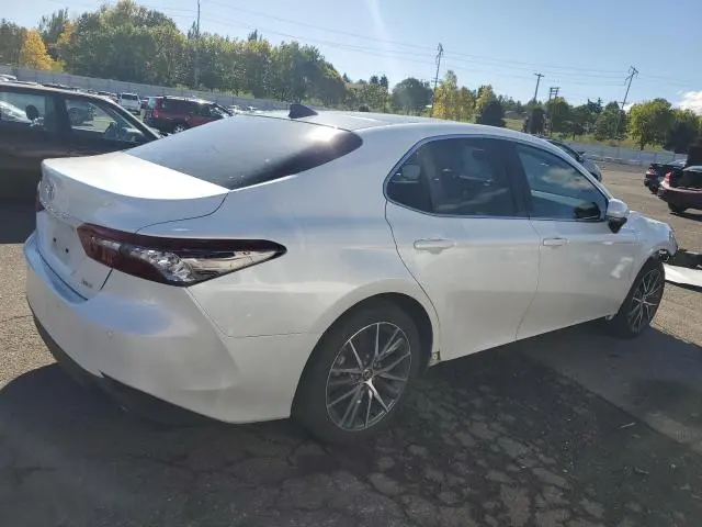 2021 TOYOTA CAMRY XLE  