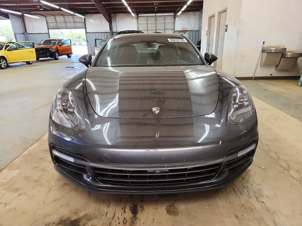 2017 PORSCHE PANAMERA 2  