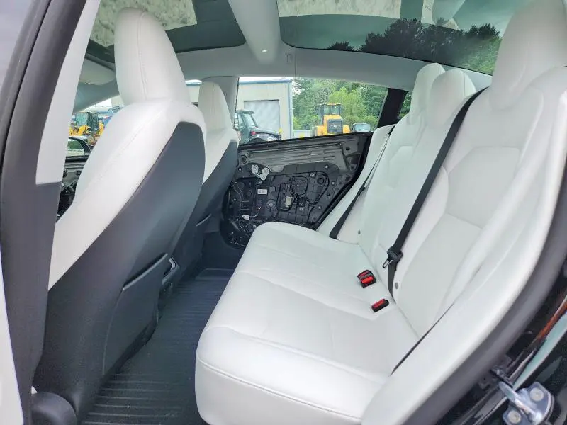 2026 TESLA MODEL 3   