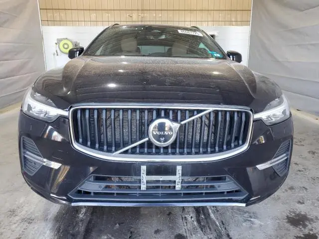 2022 VOLVO XC60 B5 MOMENTUM  