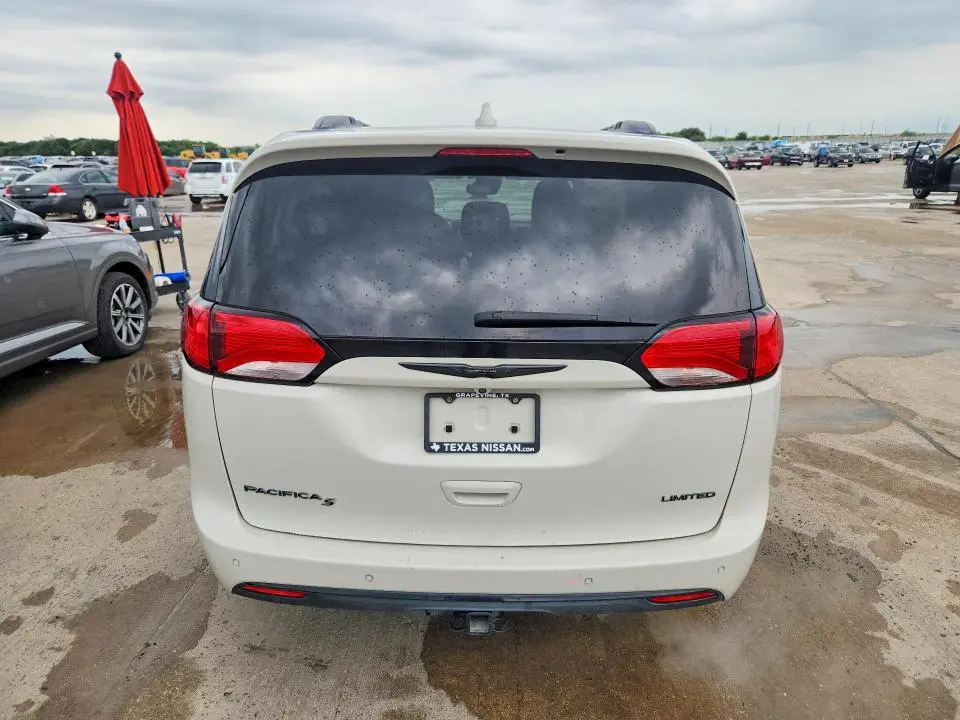 2019 CHRYSLER PACIFICA LIMITED  