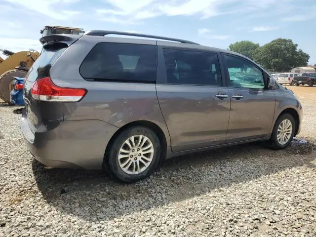 2014 TOYOTA SIENNA XLE  