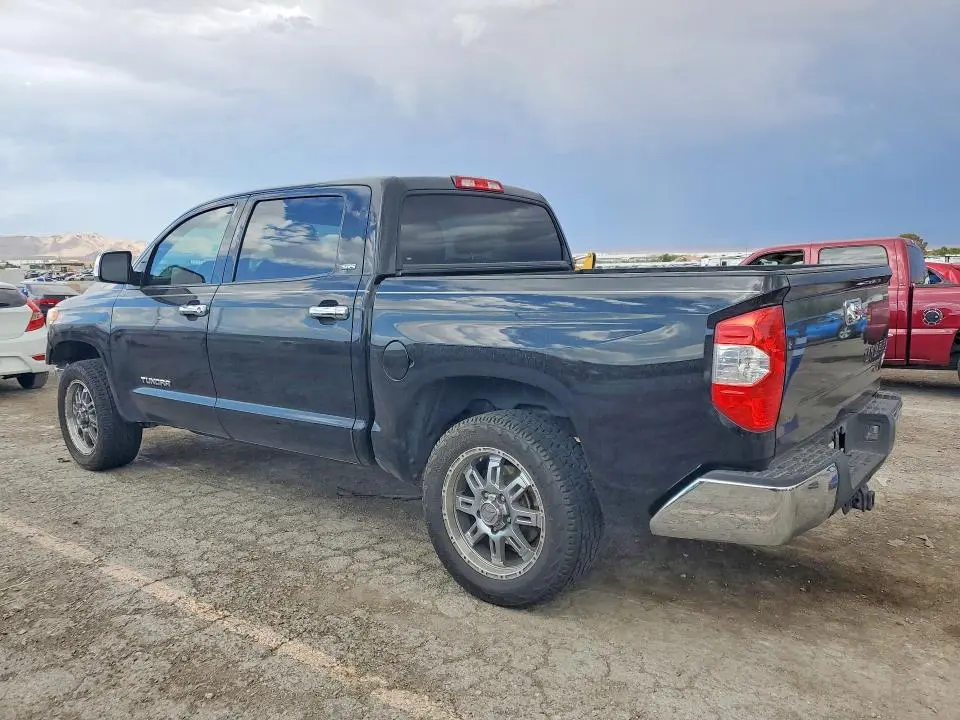 2016 TOYOTA TUNDRA CREWMAX SR5  