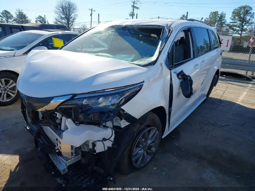 2026 TOYOTA SIENNA  