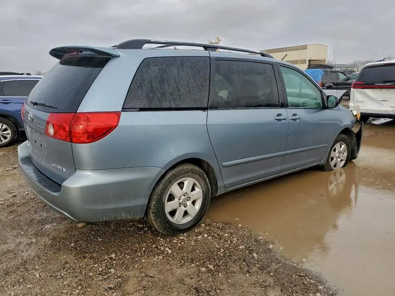2010 TOYOTA SIENNA LE 7 PASSENGER  
