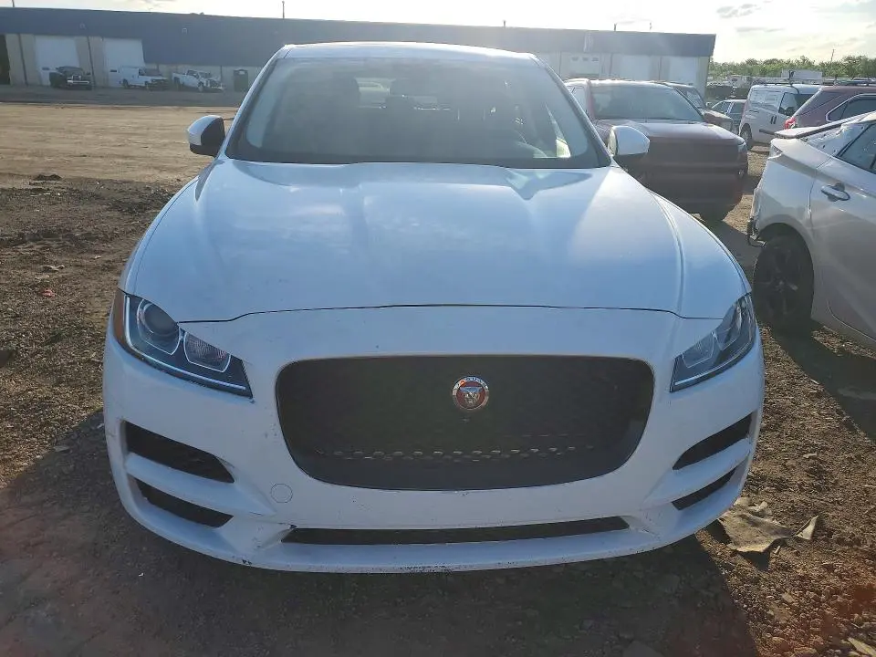 2018 JAGUAR F-PACE PREMIUM  
