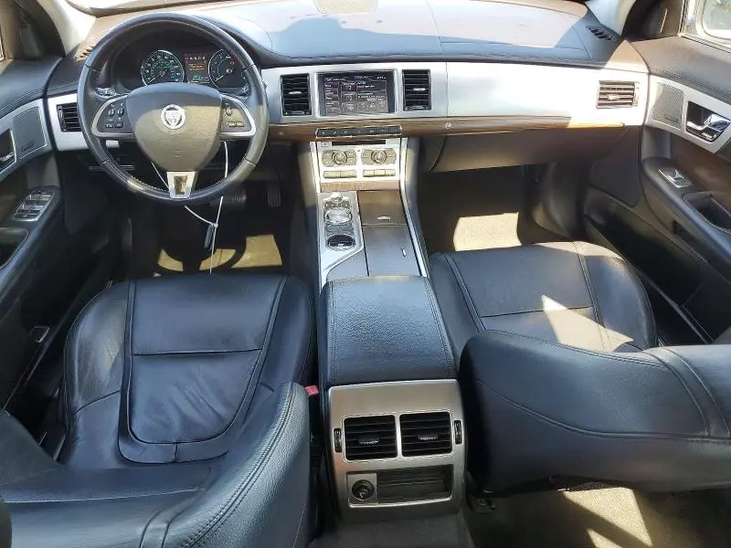 2013 JAGUAR XF   