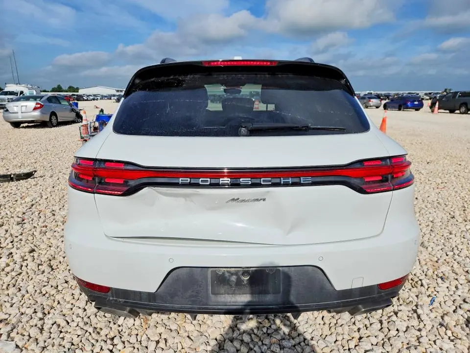 2021 PORSCHE MACAN   