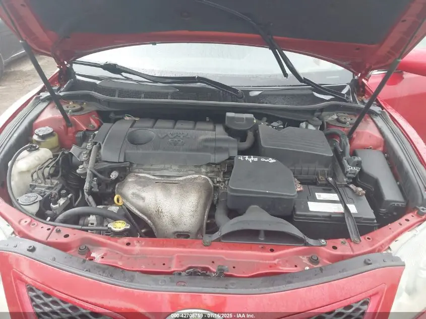 2011 TOYOTA CAMRY SE
