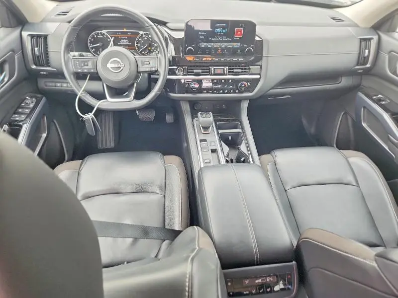 2023 NISSAN PATHFINDER SL  