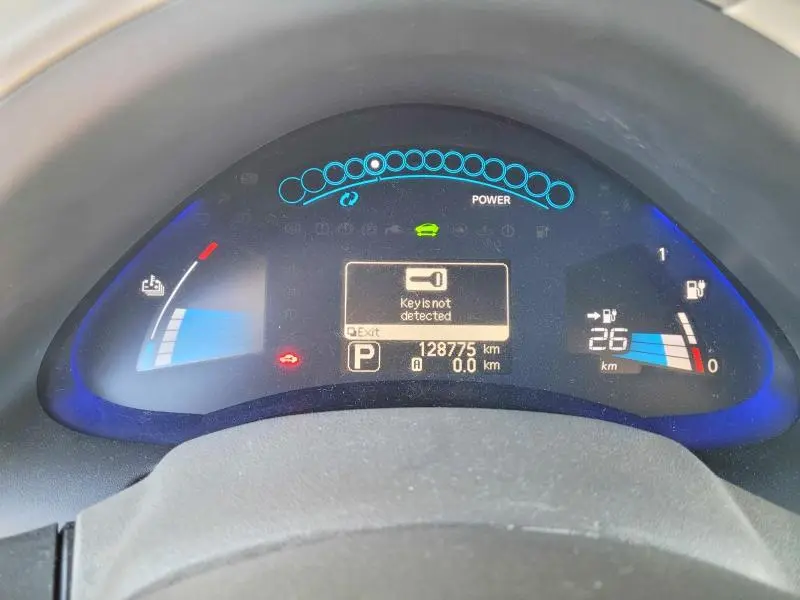 2011 NISSAN LEAF SV  