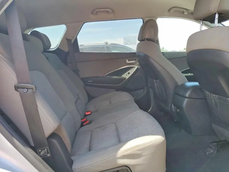 2017 HYUNDAI SANTA FE SE  