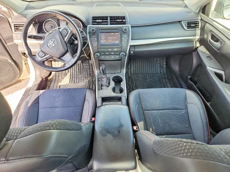 2015 TOYOTA CAMRY SE  