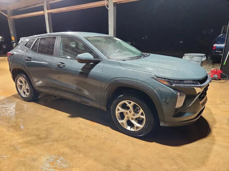 2025 CHEVROLET TRAX LS  