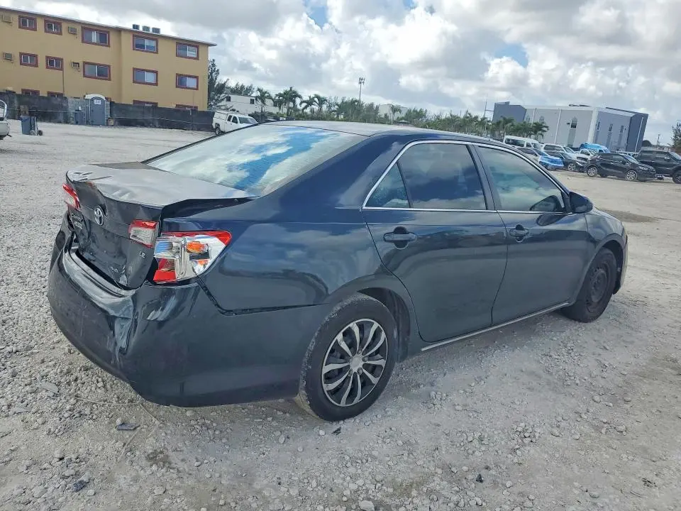 2014 TOYOTA CAMRY LE  