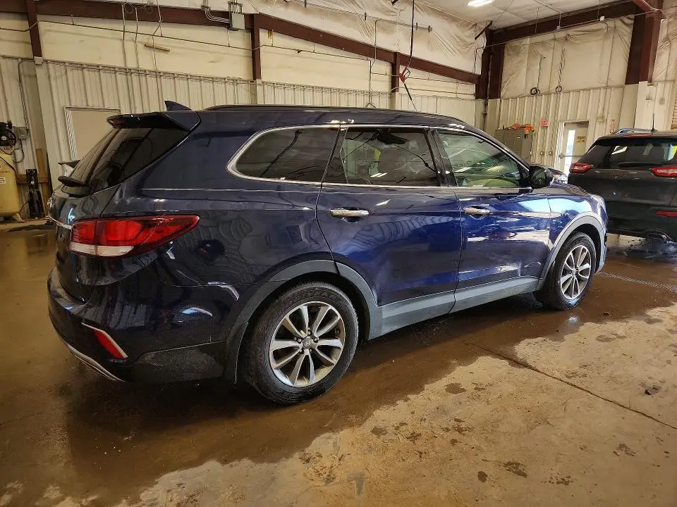 2018 HYUNDAI SANTA FE SE  