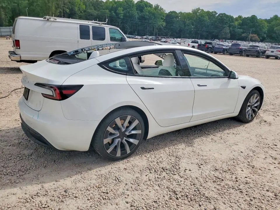 2025 TESLA MODEL 3   