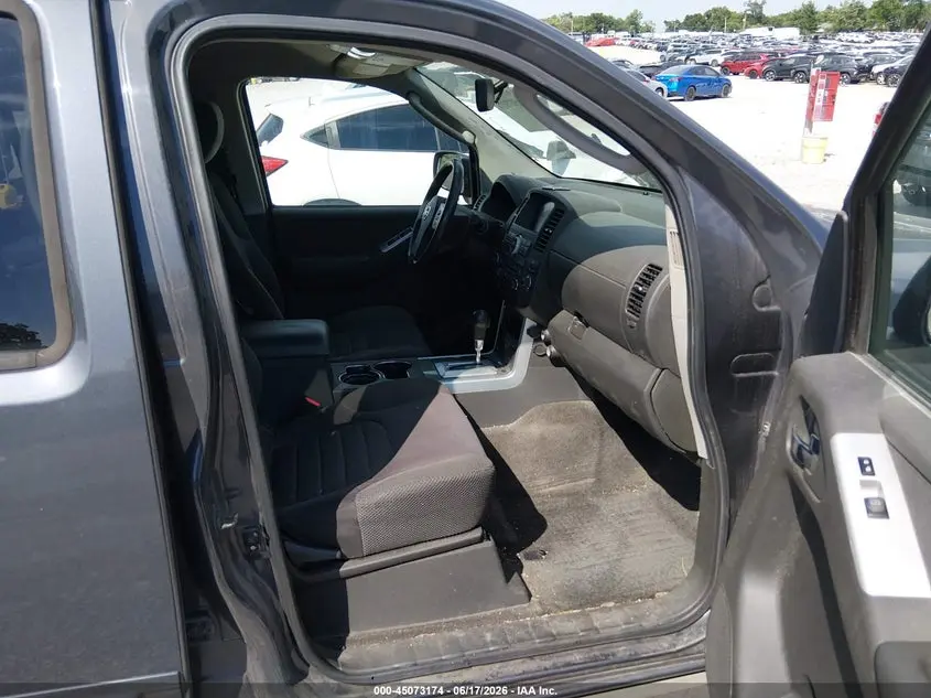 2012 NISSAN PATHFINDER SV