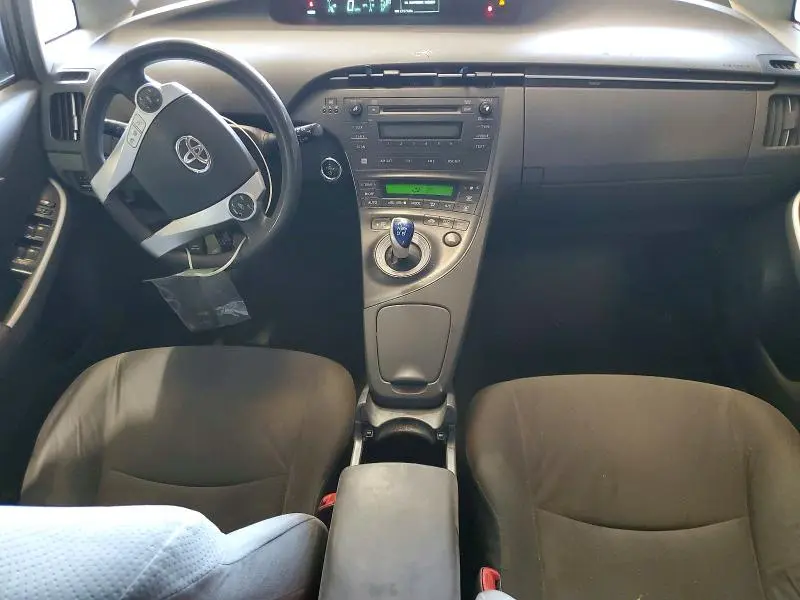 2010 TOYOTA PRIUS III  