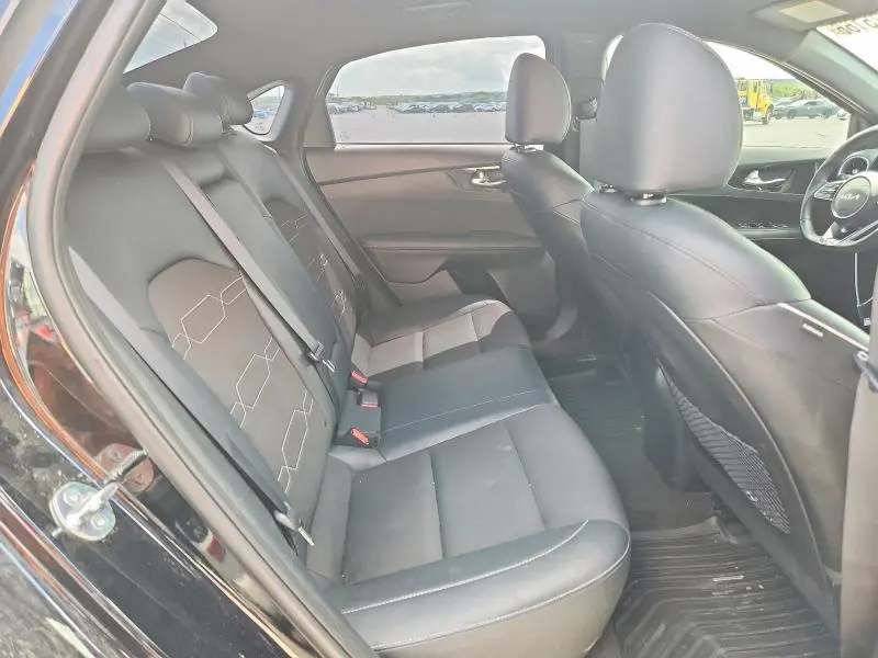 2024 KIA FORTE GT LINE  