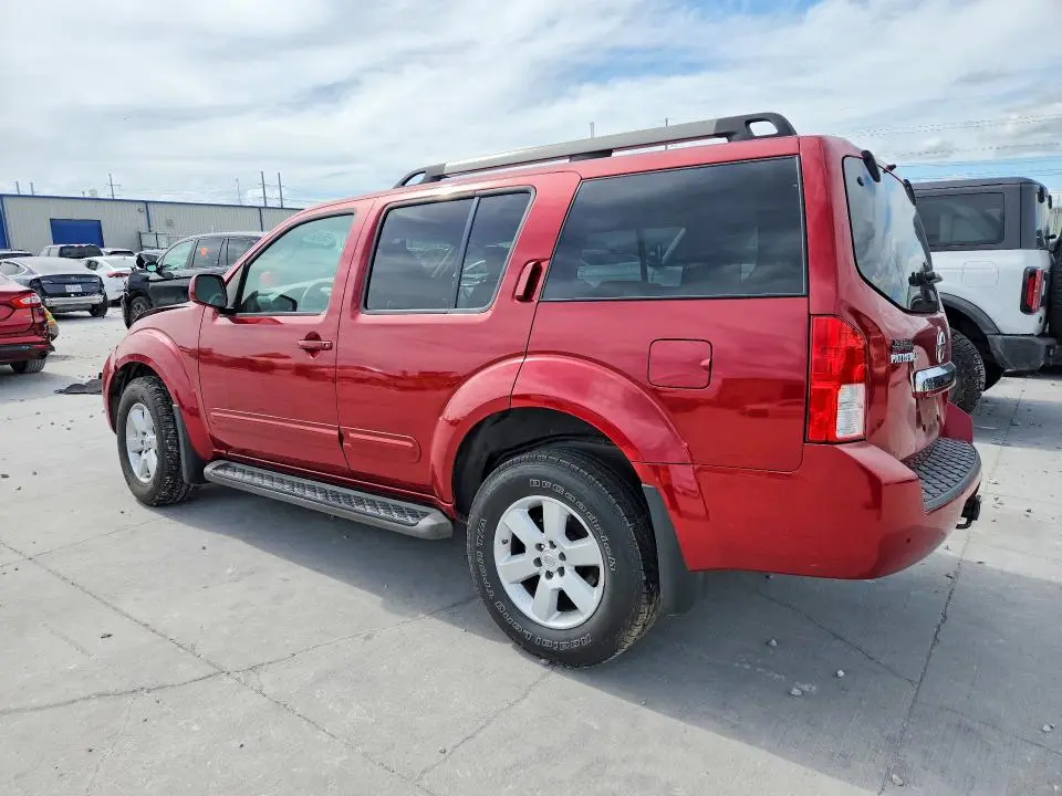 2011 NISSAN PATHFINDER S  