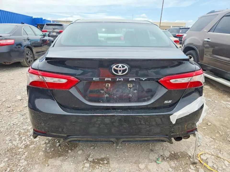 2018 TOYOTA CAMRY SE  