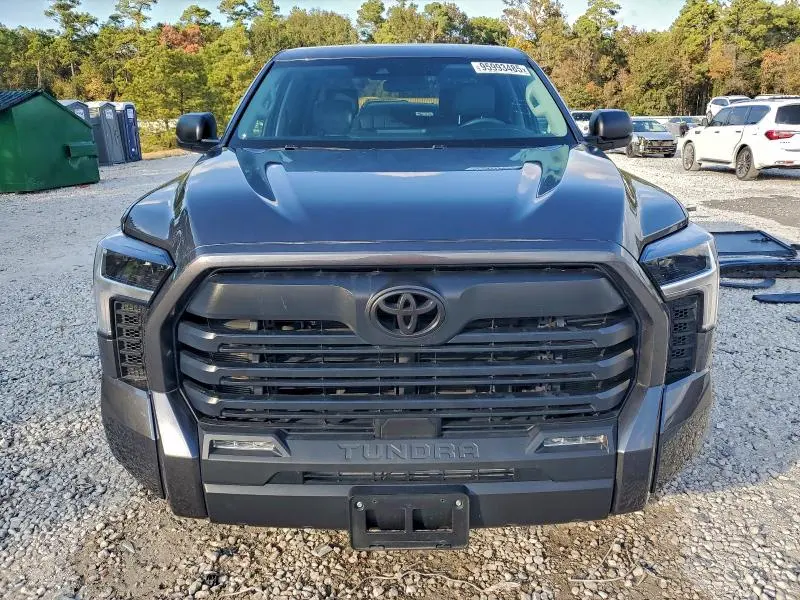 2024 TOYOTA TUNDRA CREWMAX SR  