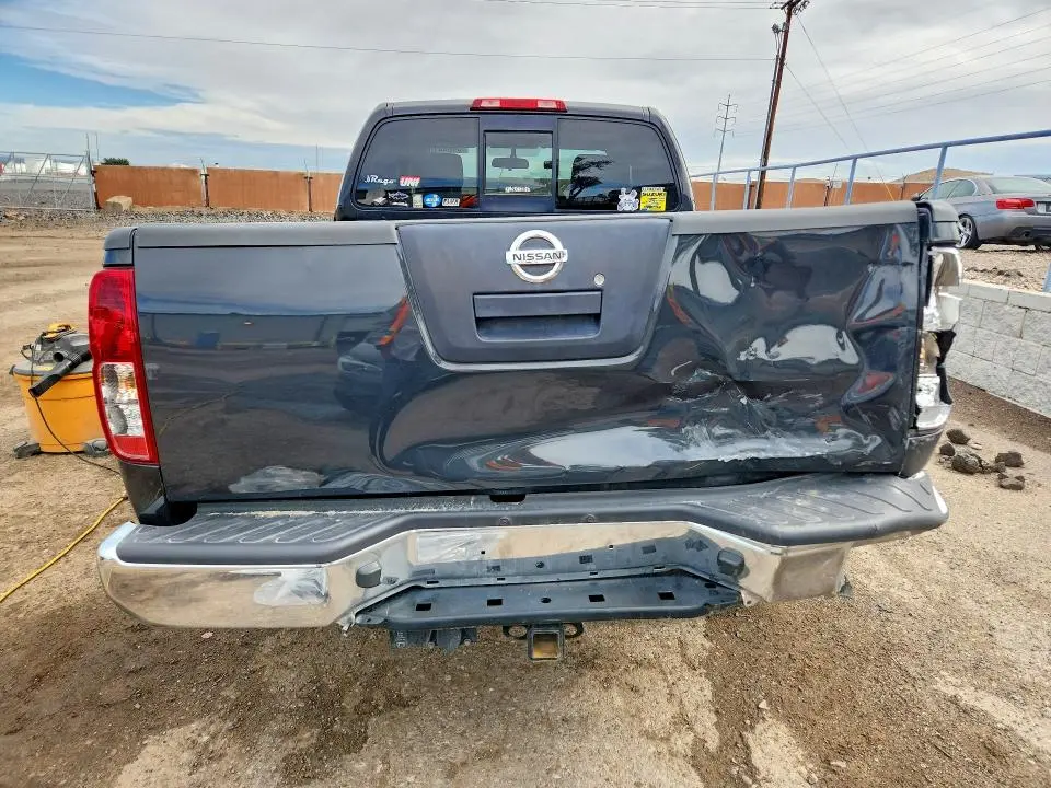 2011 NISSAN FRONTIER SV V6  