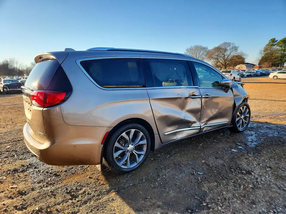 2018 CHRYSLER PACIFICA LIMITED  