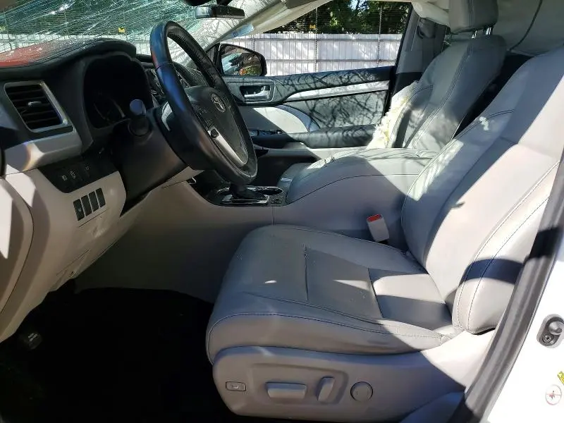 2017 TOYOTA HIGHLANDER XLE  
