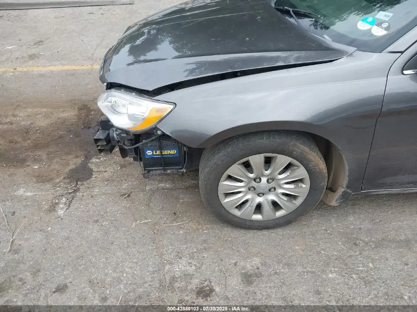 2014 CHRYSLER 200 LX