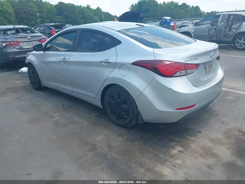2016 HYUNDAI ELANTRA SE