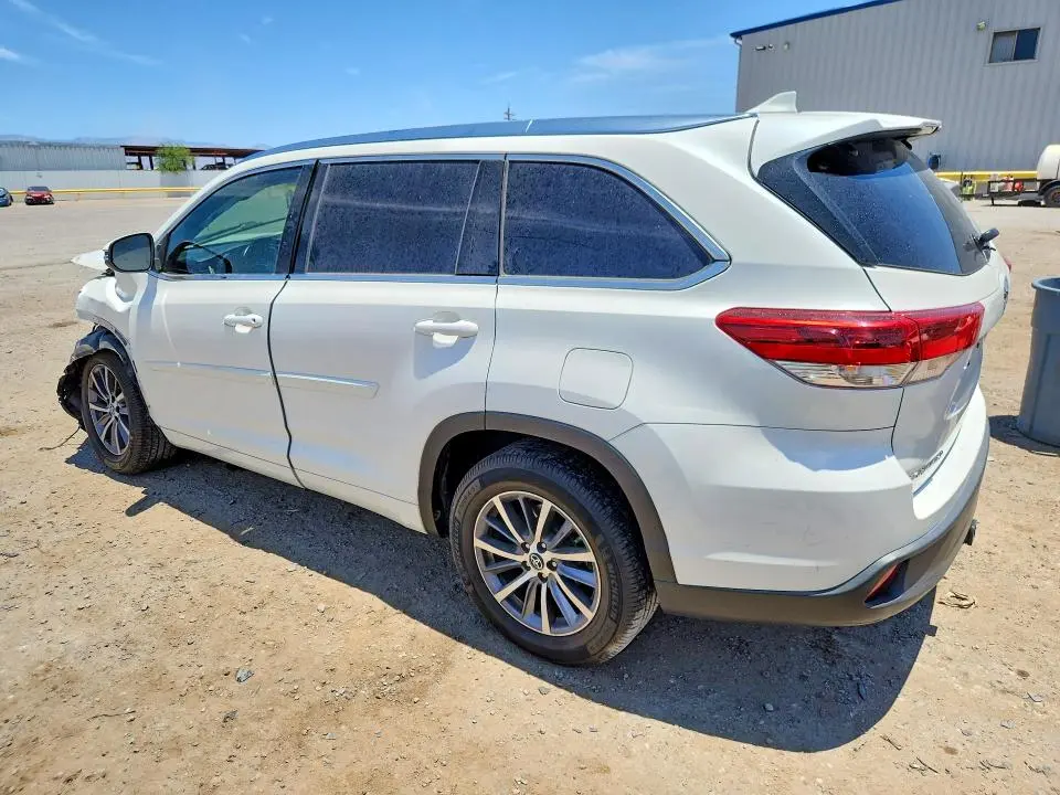 2018 TOYOTA HIGHLANDER XLE  