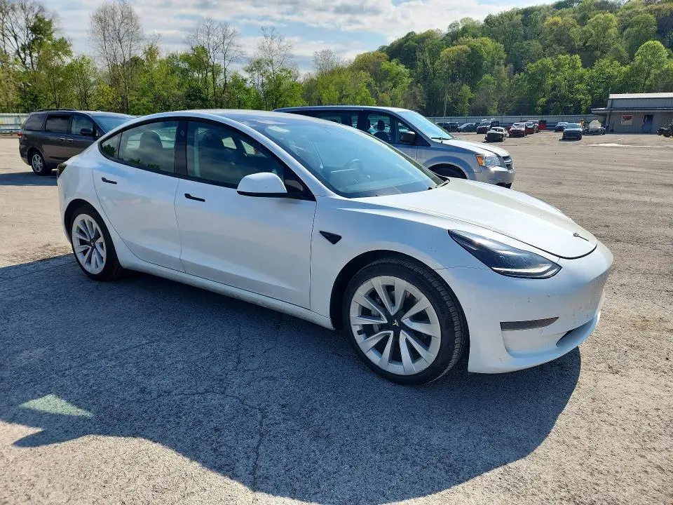 2021 TESLA MODEL 3   