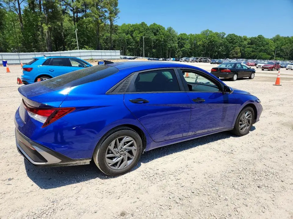 2024 HYUNDAI ELANTRA SEL  