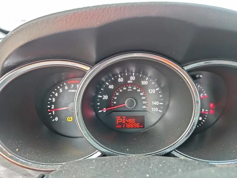 2011 KIA SORENTO BASE  