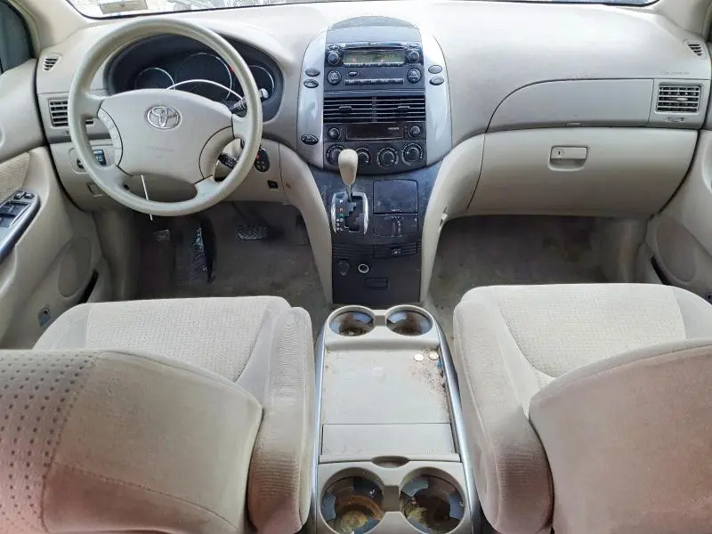 2010 TOYOTA SIENNA LE 7-PASSENGER  