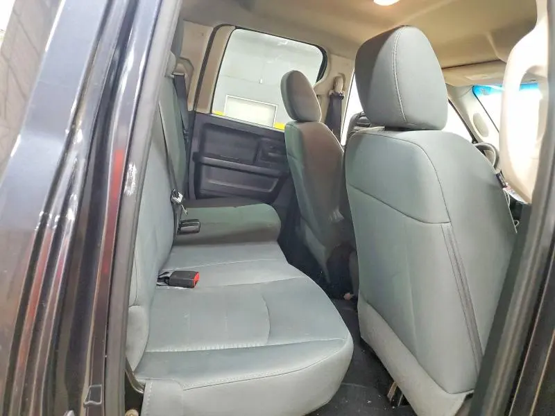 2014 RAM 1500 ST  
