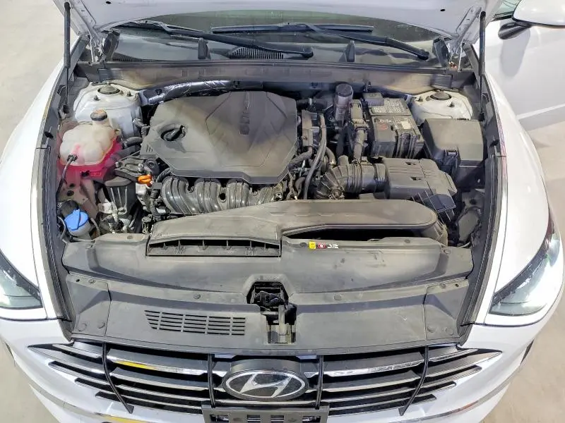 2022 HYUNDAI SONATA SE  