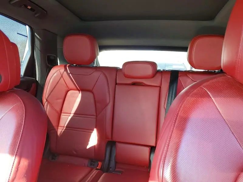 2019 PORSCHE CAYENNE   