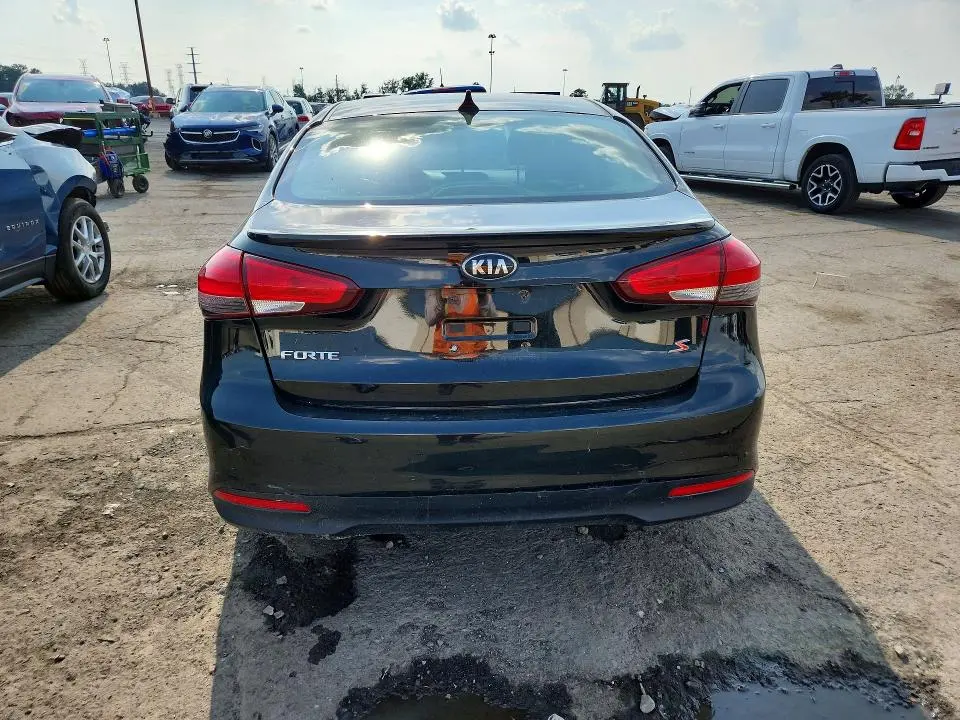 2018 KIA FORTE LX  