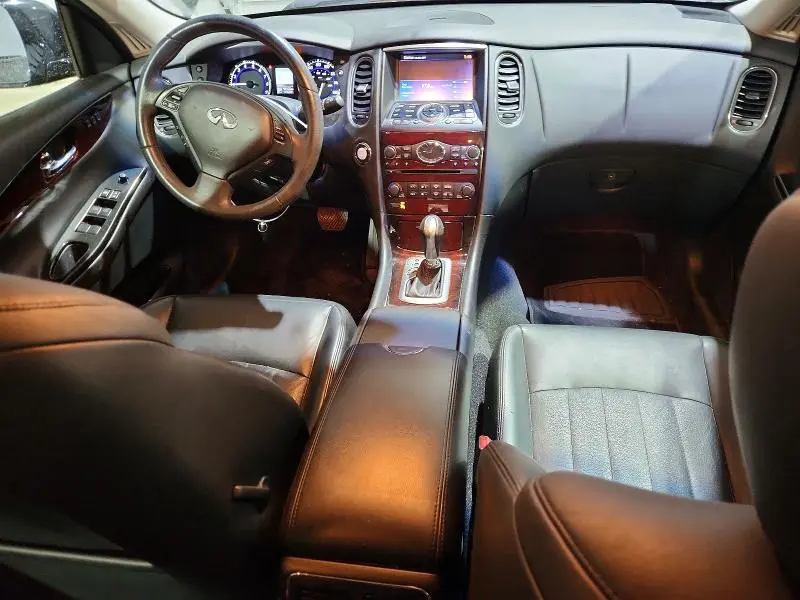 2017 INFINITI QX50 BASE  