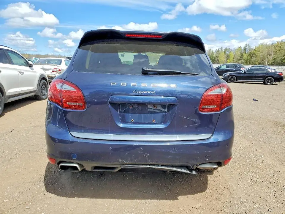 2011 PORSCHE CAYENNE   