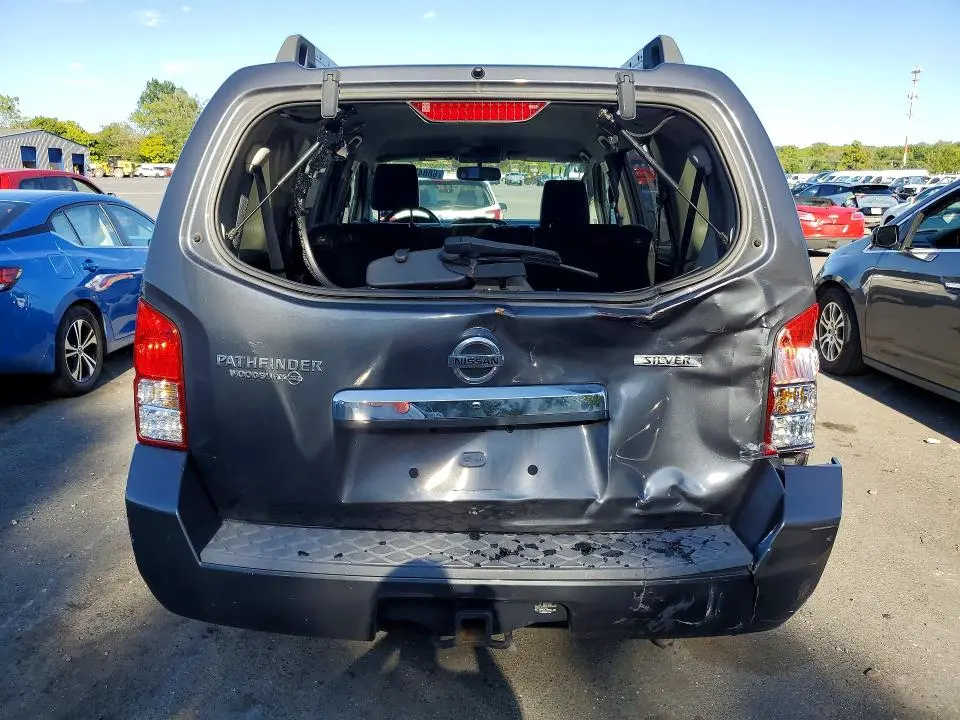 2011 NISSAN PATHFINDER S  