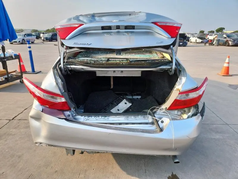 2015 TOYOTA CAMRY LE  