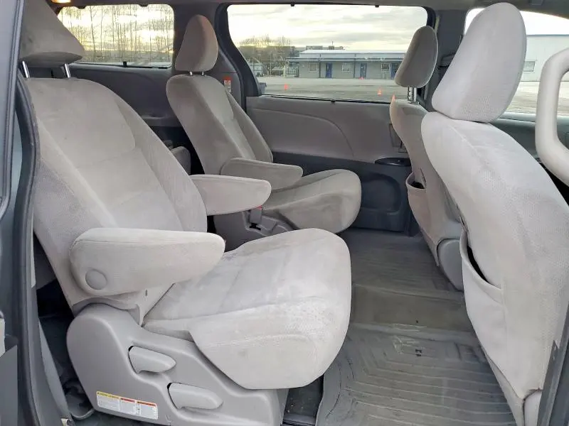 2015 TOYOTA SIENNA L 7-PASSENGER  