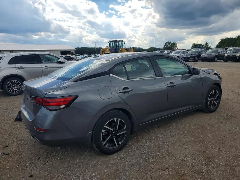 2025 NISSAN SENTRA SV  