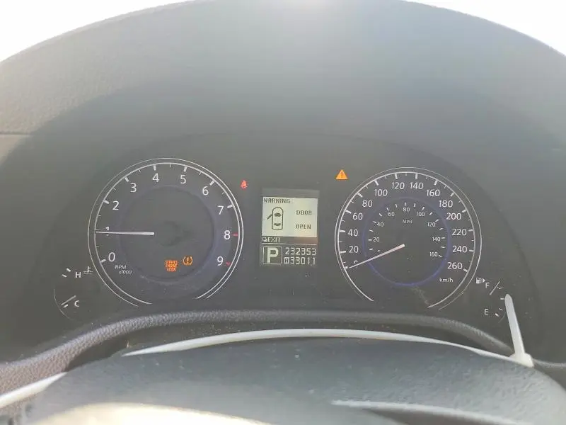 2011 INFINITI G37   
