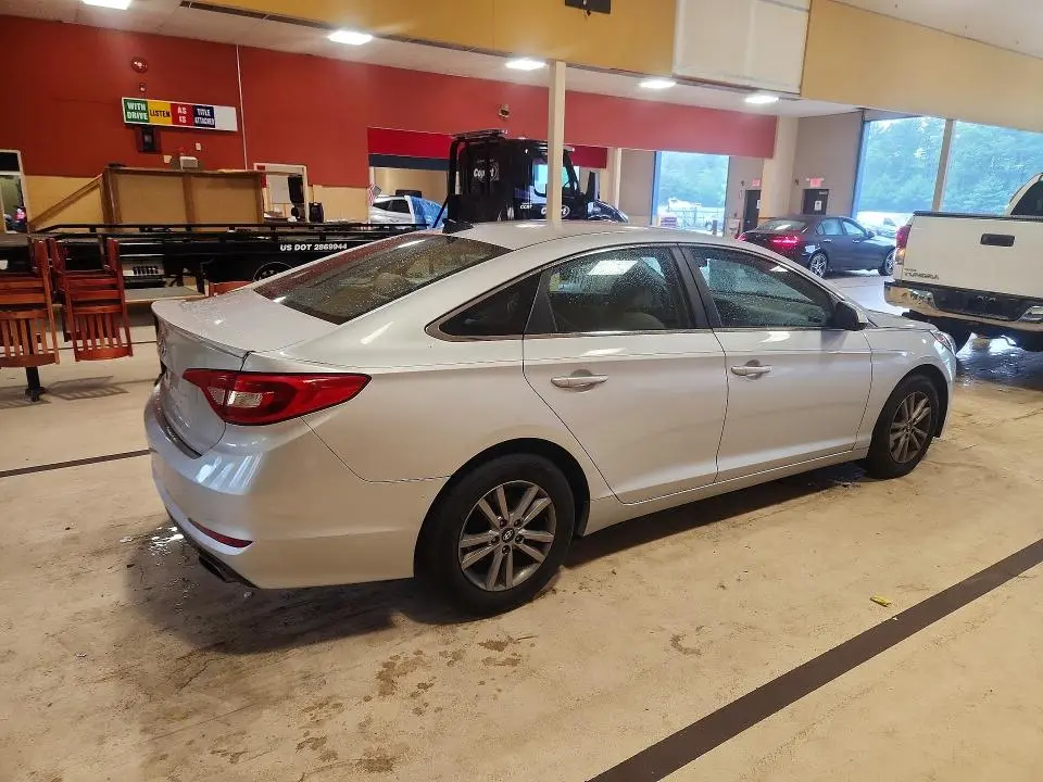 2016 HYUNDAI SONATA SE  