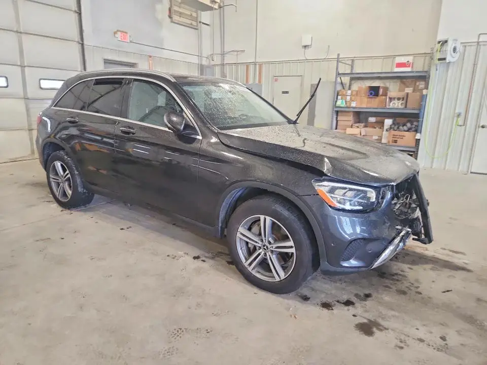 2020 MERCEDES-BENZ GLC 300  
